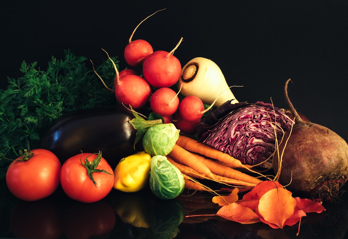 Kale and leafy greens rich in lutein